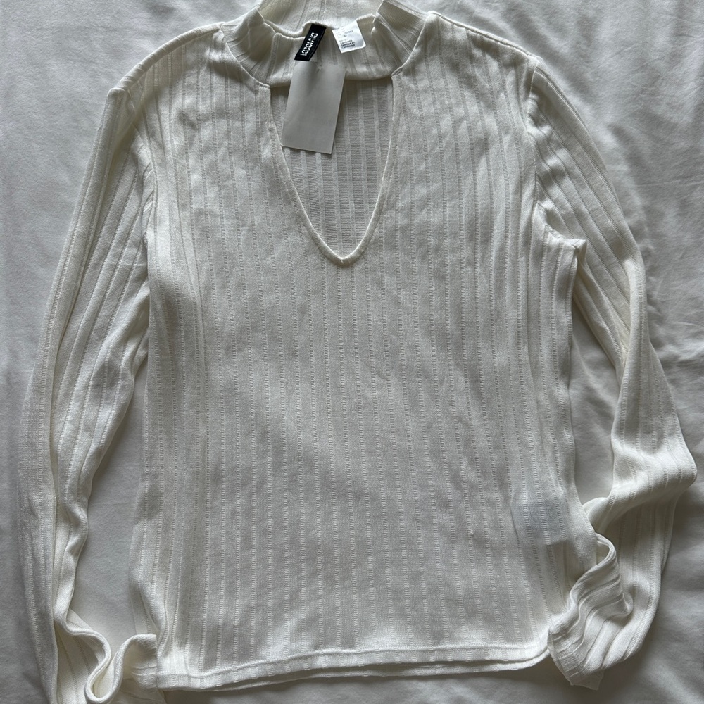 H&M Cream Ribbed V-Neck Top